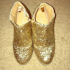 Old Navy Gold Glittery Booties Size 13